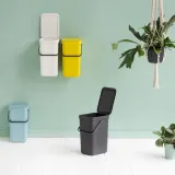 Brabantia Контейнер для мусора Sort & Go 16л, серый 109966 — фото 2