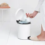 Brabantia Контейнер для мусора NewIcon 2x2л белый 280429 — фото 3