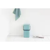 Brabantia Контейнер для мусора Sort & Go 12л мятный 109744 — фото 2