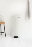 Brabantia Контейнер для мусора NewIcon 30л белый 111785 — фото 3