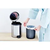 Brabantia Контейнер для мусора NewIcon 5л, матовая сталь 112102 — фото 2