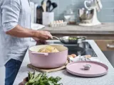 KitchenAid Чугунная кастрюля 26 см 5,2 л розовая EAN 4894871026407 — фото 7