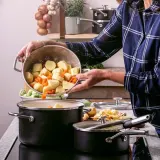 KitchenAid Кастрюля Steel Core Enamel 20 см 3,7 л с крышкой матовая черная EAN 4894871004054 — фото 3