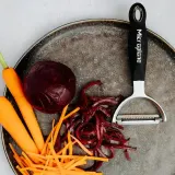 Microplane Горизонтальная овощечистка Y julienne черная EAN 098399480831 — фото 3