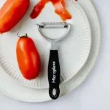 Microplane Горизонтальная овощечистка Y зубчатая черная EAN 098399480824 — фото 3