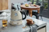 KitchenAid Электрический чайник Artisan 1,5 л с кремом EAN 5413184151058 — фото 7