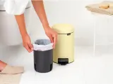 Brabantia Контейнер для мусора NewIcon 3 л желтый EAN 8710755233760 — фото 3