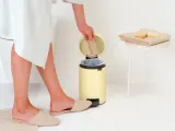 Brabantia Контейнер для мусора NewIcon 3 л желтый EAN 8710755233760 — фото 5