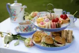 Kitchen Craft Поднос London Pottery 2 яруса 26 см луг EAN 5057982075279 — фото 2