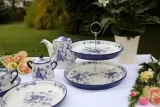 Kitchen Craft London Pottery 26 см 1-ярусный стеклянный поднос Голубая роза EAN 5057982075347 — фото 2