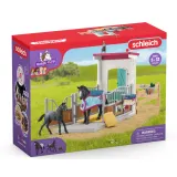 Schleich S 42611 — Денник для лошадей с кобылой и жеребёнком — фото 1
