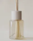 Zara Home Аромадиффузор Luminous Camellia 190 мл, тростниковые палочки микадо, аромат цветочный, Розовый — фото 1