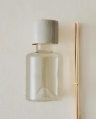 Zara Home Аромадиффузор Luminous Camellia 95 мл, тростниковые палочки микадо, аромат цветочный, Розовый