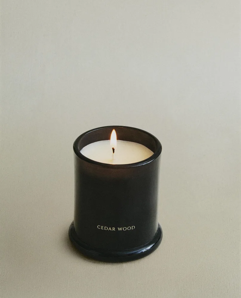 Zara Home Свеча ароматическая Cedar Wood 150 г, растительный воск, аромат древесный, Коричневый
