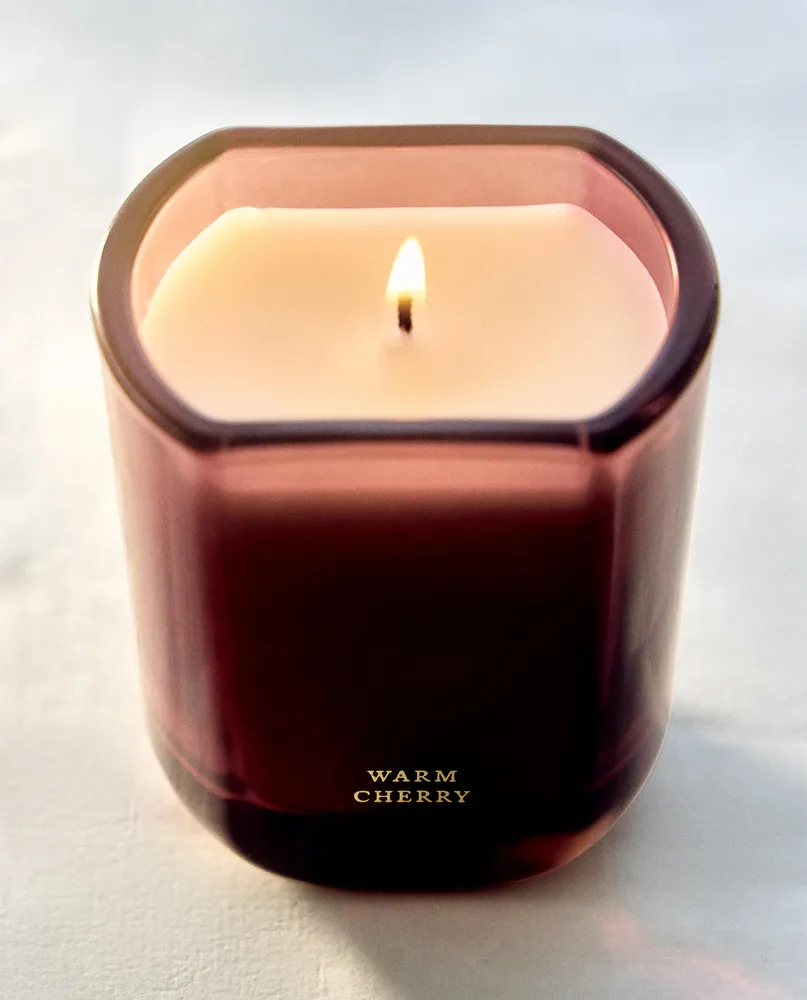 Zara Home Свеча ароматическая Warm Cherry 220 г, растительный воск, аромат фруктовый, Персиковый