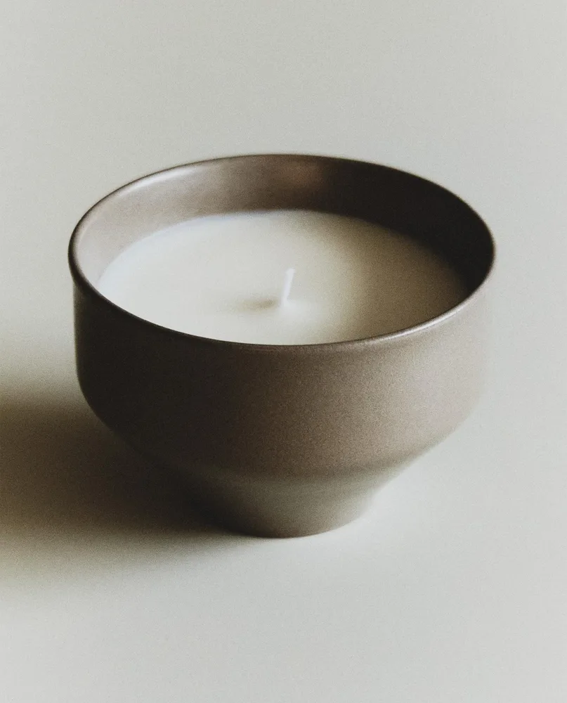 Zara Home Свеча ароматическая Orange Blossom 230 г, растительный воск, аромат цветочный, Розовый