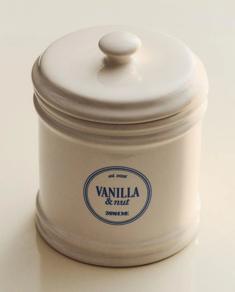 Zara Home Свеча ароматическая Vanilla & Nut 300 г, растительный воск, аромат сладкий гурманский, Золотой
