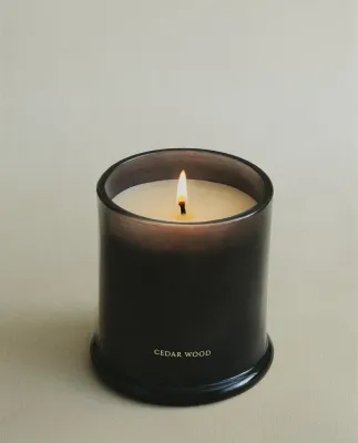 Zara Home Свеча ароматическая Cedar Wood 350 г, растительный воск, аромат древесный, Коричневый