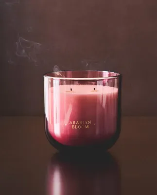 Zara Home Свеча ароматическая Arabian Bloom 400 г, растительный воск, аромат цветочный, Розовый