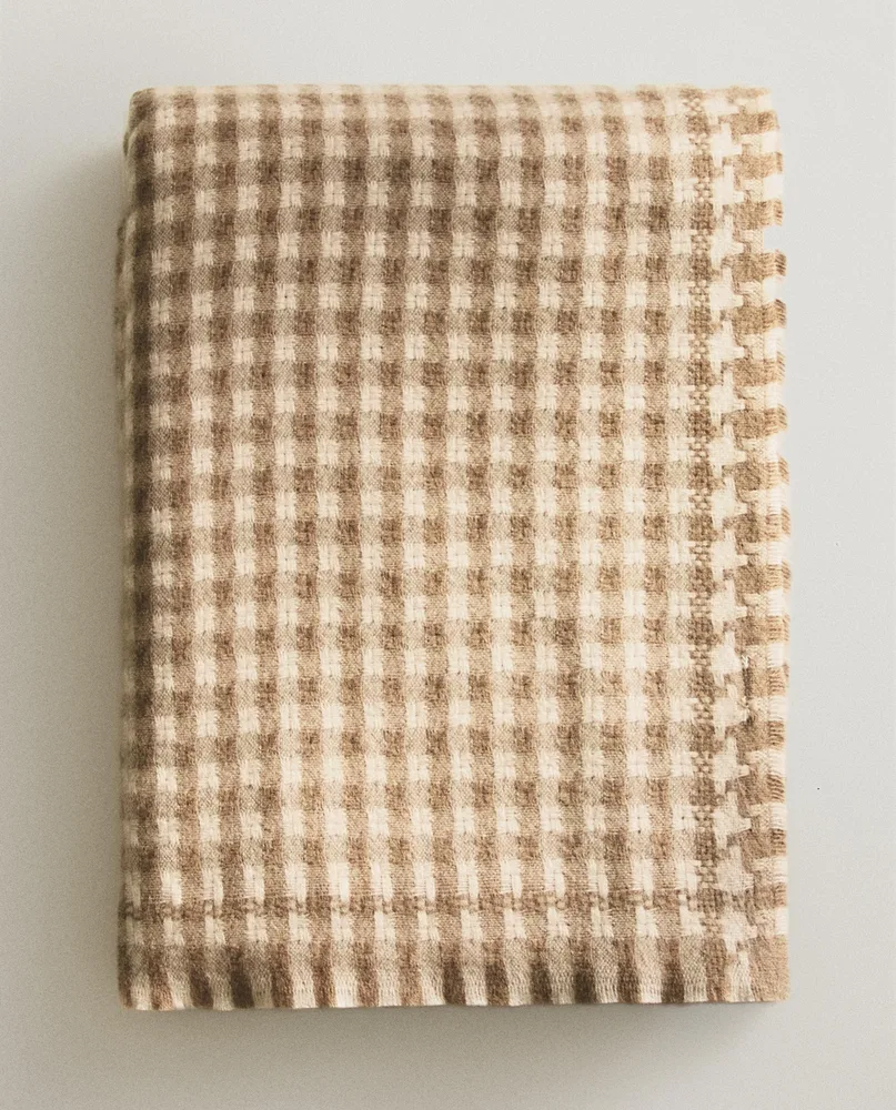 Zara Home плед из полиэстера, бежевый, в клетку