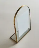 Zara Home Фоторамка из стекла, цвет золотой, 21 см — фото 1
