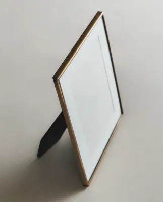 Zara Home Фоторамка из стекла, цвет золотой, 19.4 см