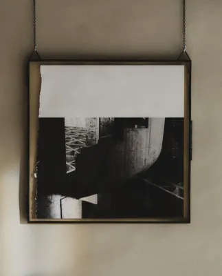 Zara Home Фоторамка из стекла, цвет чёрный, 25 см · 4369/045
