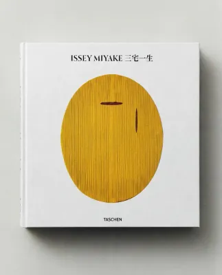 Issey Miyake. Монография о японском дизайнере (издание Taschen, на английском языке)