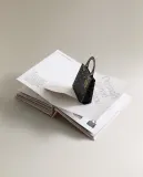 Fashion Unfolded: Dior. Книга-раскладка pop-up (на английском языке) — фото 2