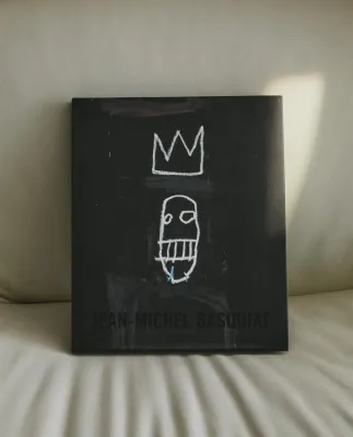 Jean-Michel Basquiat: The Iconic Works. Художественный альбом (на английском языке)