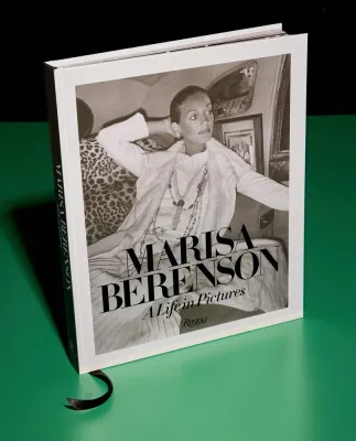 Marisa Berenson: A Life in Pictures. Фотоальбом-мемуары (на английском языке)