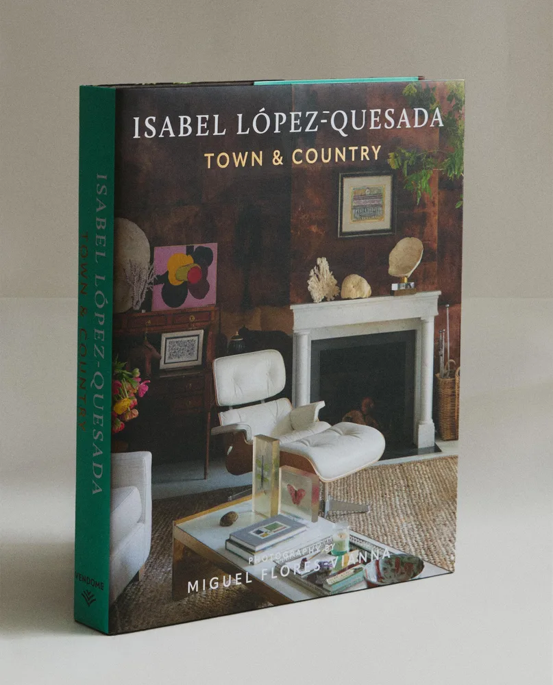 Isabel L pez-Quesada: Town & Country. Альбом интерьеров (на английском языке)