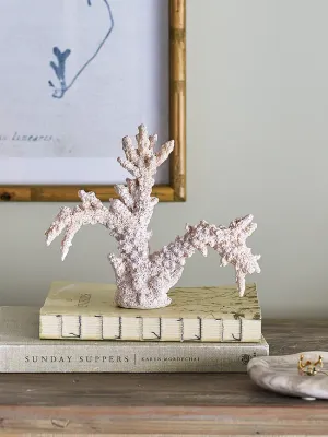 Статуэтка Bloomingville Henri, смола, 18 см, розовая