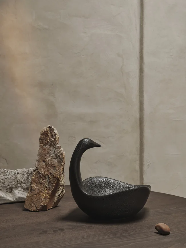 Салатник Ferm Living Swan, керамика, 27 см, чёрный