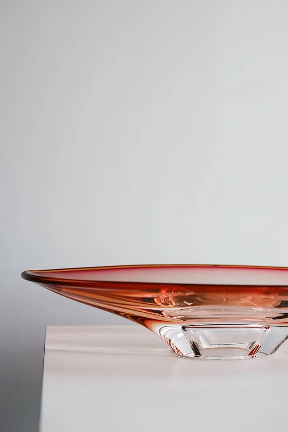 Блюдо сервировочное Kosta Boda Vision, круглое, хрусталь, 52,5 см, розовое