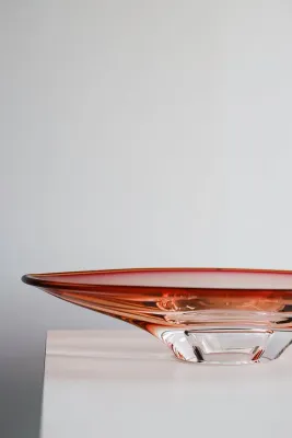 Блюдо сервировочное Kosta Boda Vision, круглое, хрусталь, 52,5 см, розовое