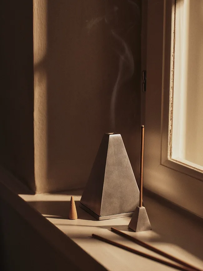 Подставка для благовоний Ferm Living Pyra, алюминий