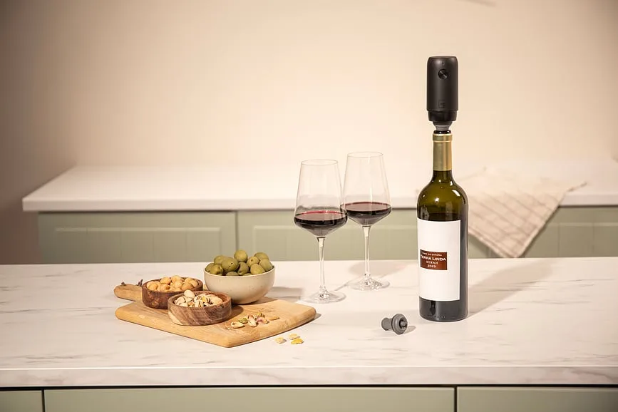 Вакуумный насос для вина Vacu Vin, пластик, чёрный