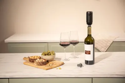 Вакуумный насос для вина Vacu Vin, пластик, чёрный
