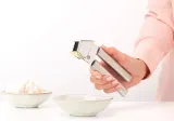 Ручная чеснокодавилка Brabantia Profile 2.0, нержавеющая сталь — фото 4
