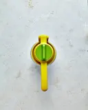 Ручная соковыжималка Joseph Joseph JuiceMax, пищевой пластик, жёлтая — фото 3