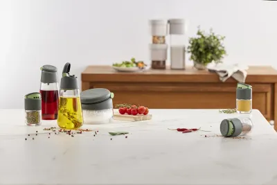 Солонка Lekue, стекло, зелёная