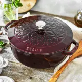 Кастрюля staub special cocotte lilia, нержавеющая сталь, антипригарное покрытие, красная · арт. fabr 40508-675-0 — фото 2