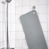 IKEA VALVATTNET (ИКЕА ВАЛВАТТНЕТ) — Коврик для ванны, серый, 33x84 см — фото 3