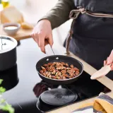IKEA GULDÖRING (ИКЕА ГУЛДЁРИНГ) — Сковорода, антипригарное покрытие нерж. сталь/черно-серый 16 см — фото 3