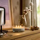 IKEA LOTSFÅGEL (ИКЕА ЛОТСФОГЕЛ) — Ароматическая свеча в стакане/3 фитиля, сандаловое дерево и пачули коричневый 25 ч — фото 2