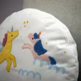 IKEA BARNDRÖM (ИКЕА БАРНДРЁМ) — Подушка, белый/единорог радуга — фото 5
