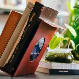 IKEA KOMPISHÄNG (ИКЕА КОМПИСХЭНГ) — Держатель для книг, красный 54х19х18 см — фото 4