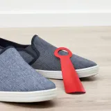 IKEA SNÖSKYFFEL (ИКЕА СНЁСКИФФЕЛ) — Рожок для обуви, яркий красный 18 см — фото 2
