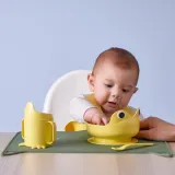 IKEA MATA (ИКЕА МАТА) — Набор посуды, слюнявчик и ложка, 4 шт., светло-жёлтый — фото 3